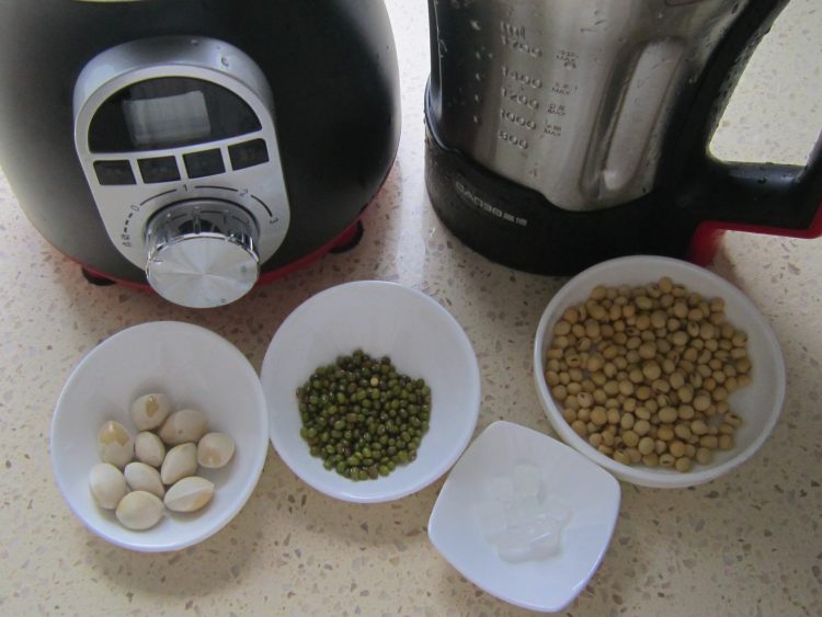 白果绿豆豆浆步骤1