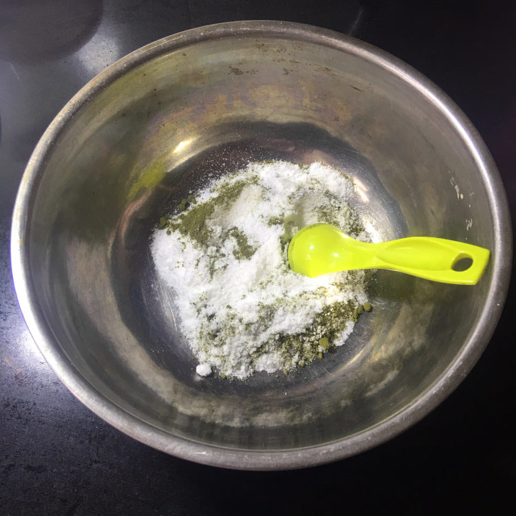 抹茶白凉粉步骤3
