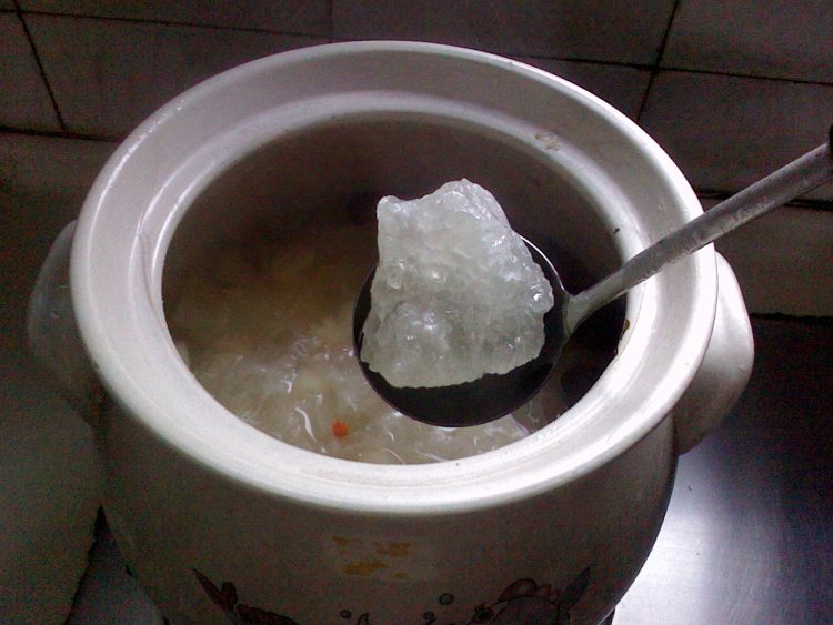 红枣雪耳莲子糖水步骤6