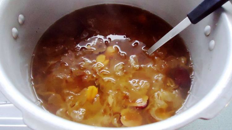 雪耳莲子红枣羹步骤9