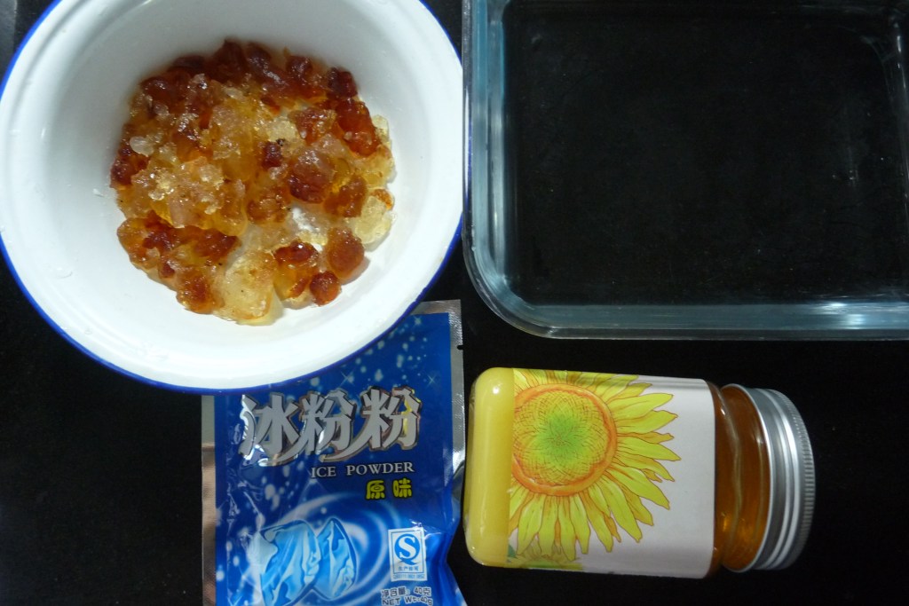 蜂蜜桃胶冰粉步骤1