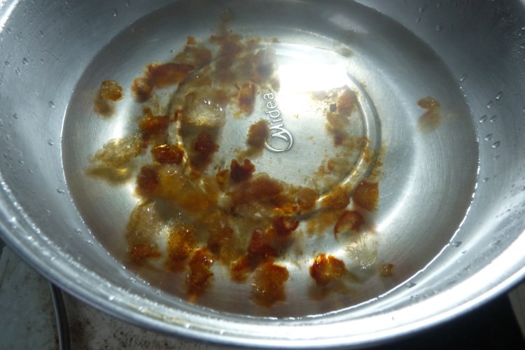 蜂蜜桃胶冰粉步骤2