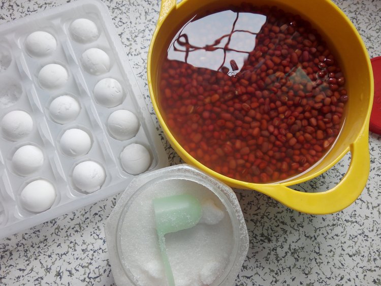 红豆水晶汤圆步骤1