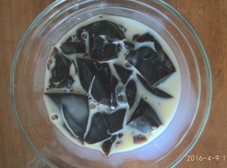 蜜豆龟苓膏步骤4