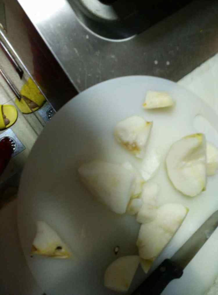 枇杷花苹果梨糖水步骤2