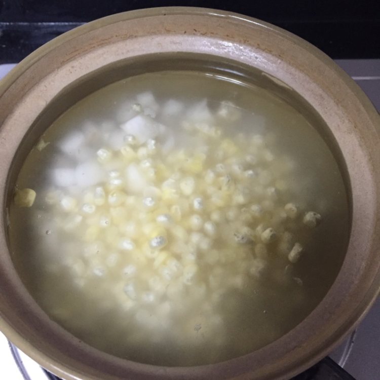 马蹄玉米蛋花汤步骤3