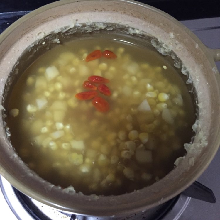 马蹄玉米蛋花汤步骤4