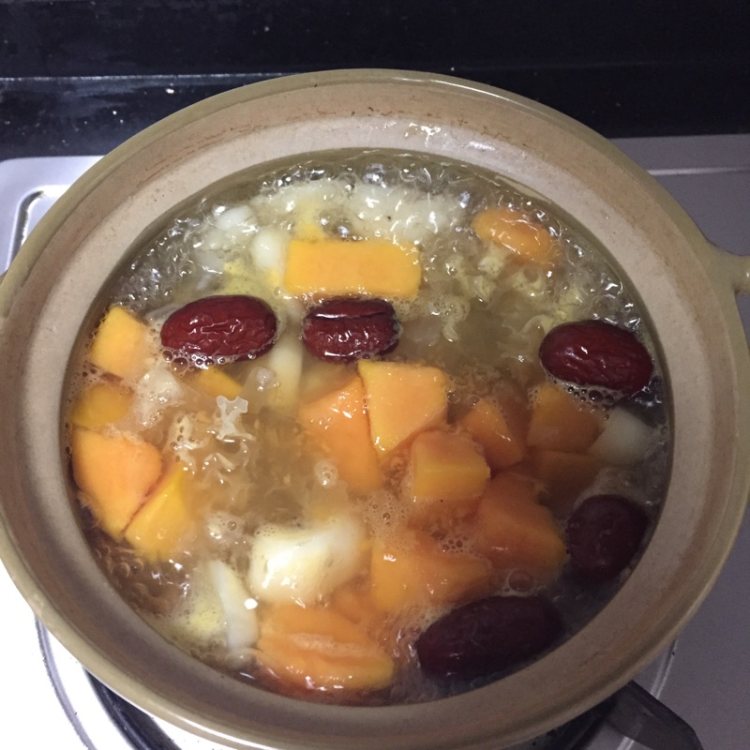 马蹄木瓜银耳汤步骤6