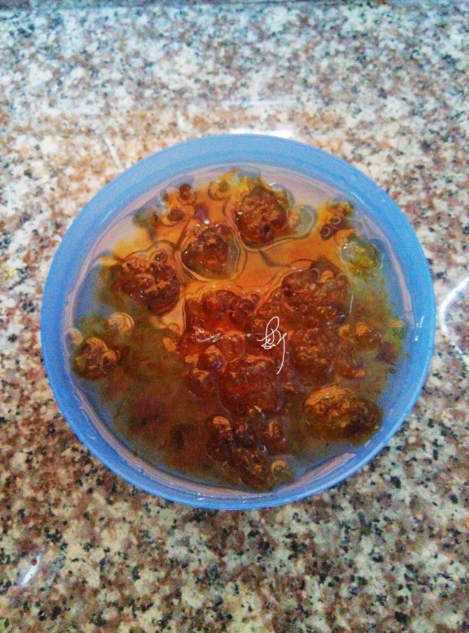 桃胶皂角米银耳羹步骤2
