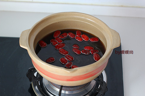 桂圆红枣甜汤步骤3