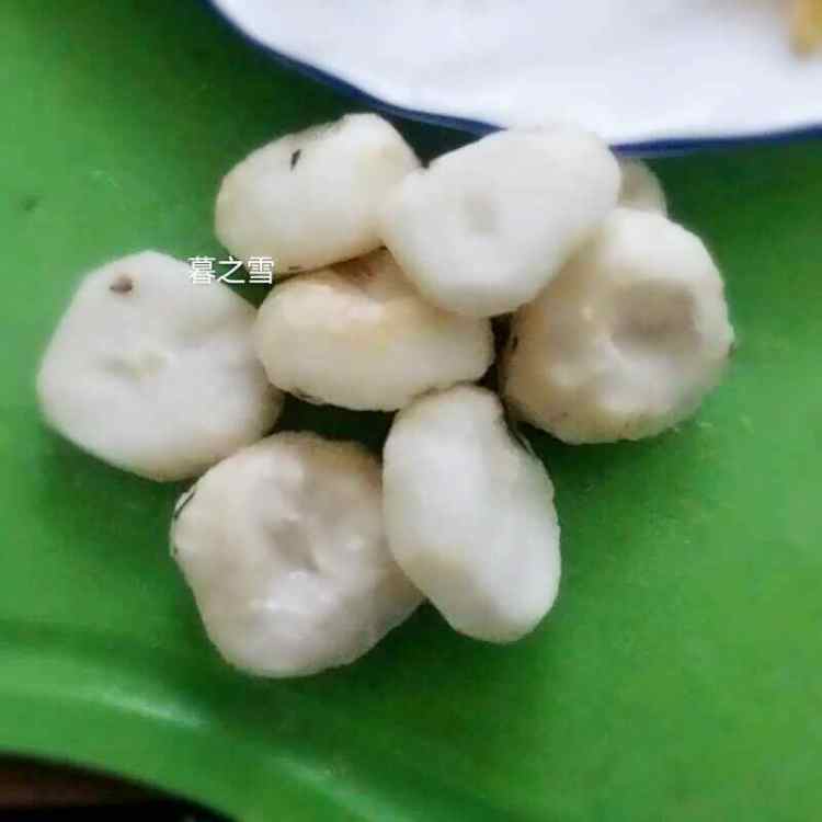 银耳荸荠甜汤步骤2