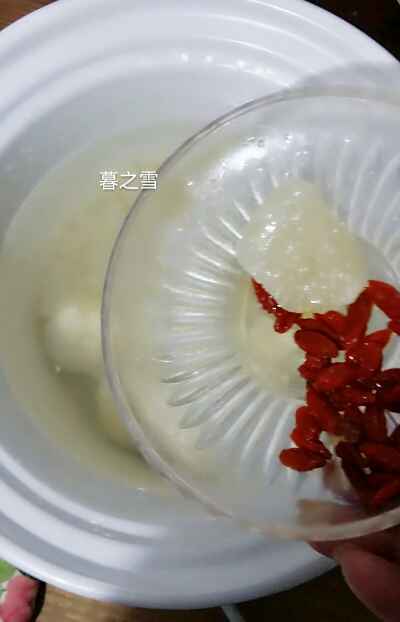 银耳荸荠甜汤步骤5