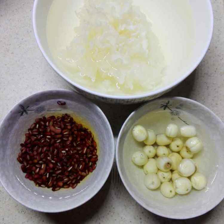 赤小豆银耳羹步骤1