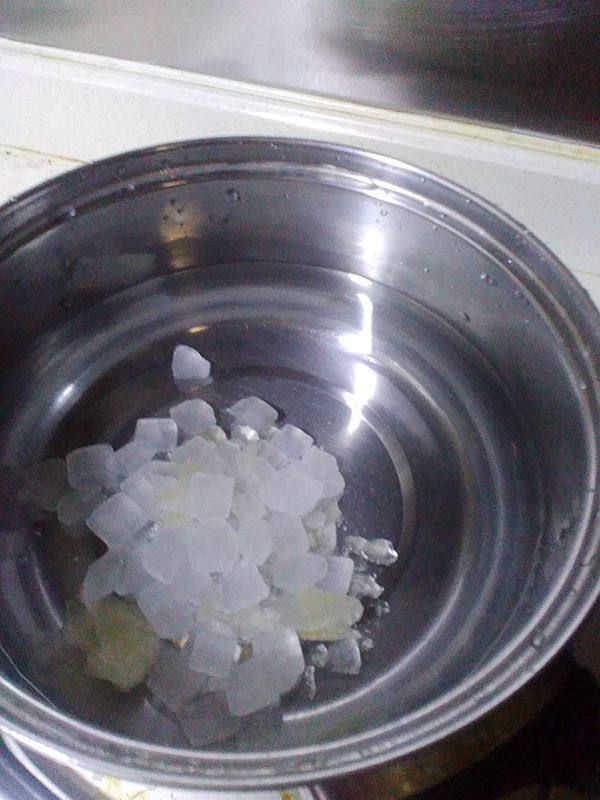 冰糖雪耳木瓜糖水步骤3