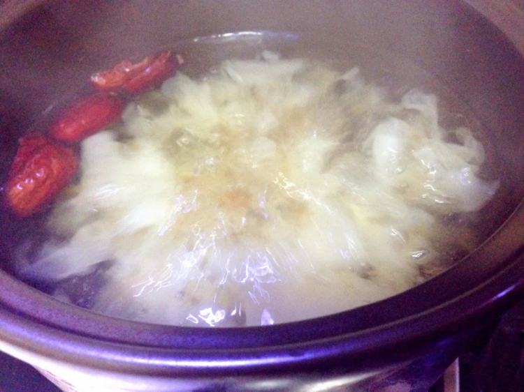 桃胶雪燕银耳羹步骤8