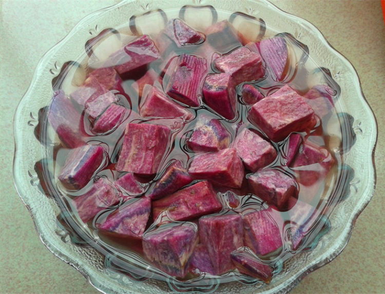 紫薯银耳莲子汤步骤2