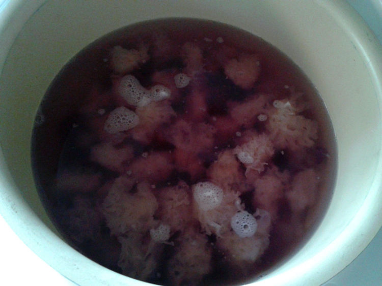 紫薯银耳莲子汤步骤5
