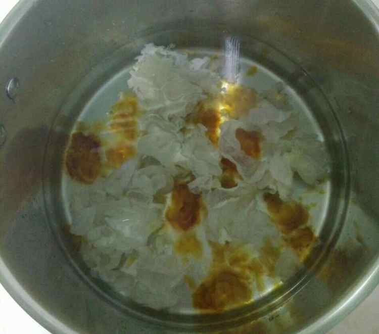 桃胶银耳汤步骤3