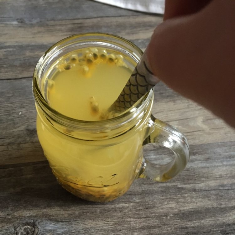 百香果蜂蜜饮步骤6