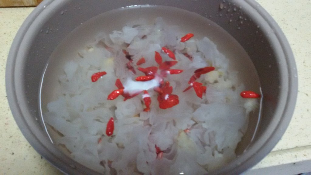 花生银耳桃胶步骤4