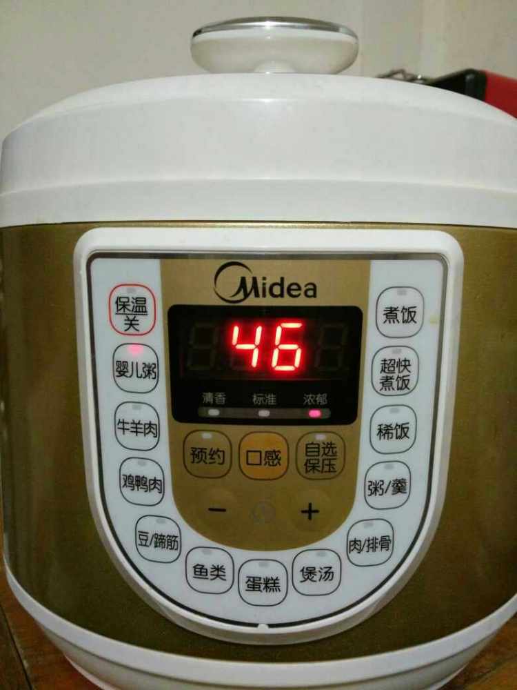 苹果银耳红枣汤步骤4