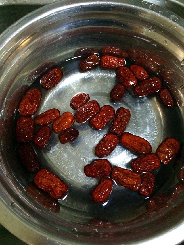 蜂蜜红枣南瓜步骤1