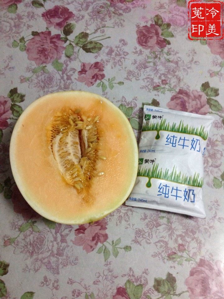 香瓜奶昔步骤1