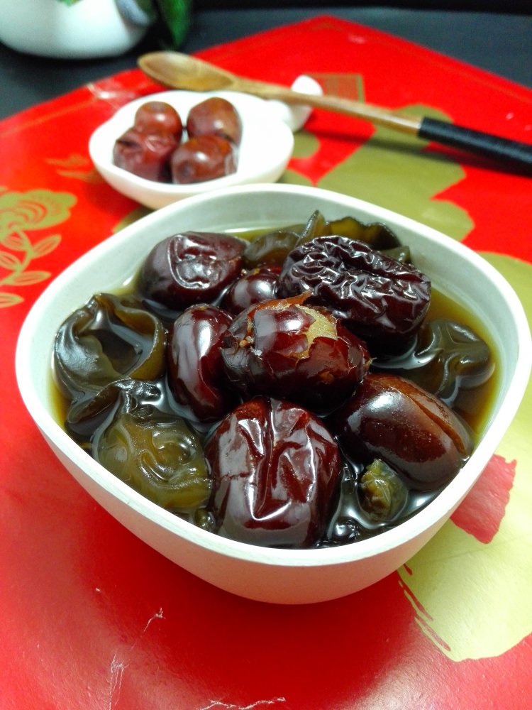 木耳红枣糖水步骤7