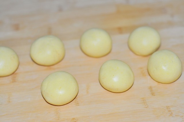 蒸南瓜豆沙饼步骤4