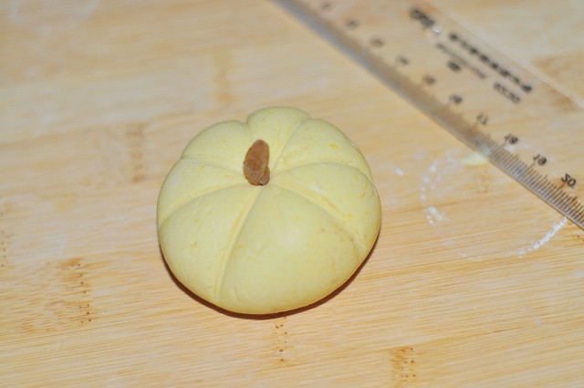 蒸南瓜豆沙饼步骤6