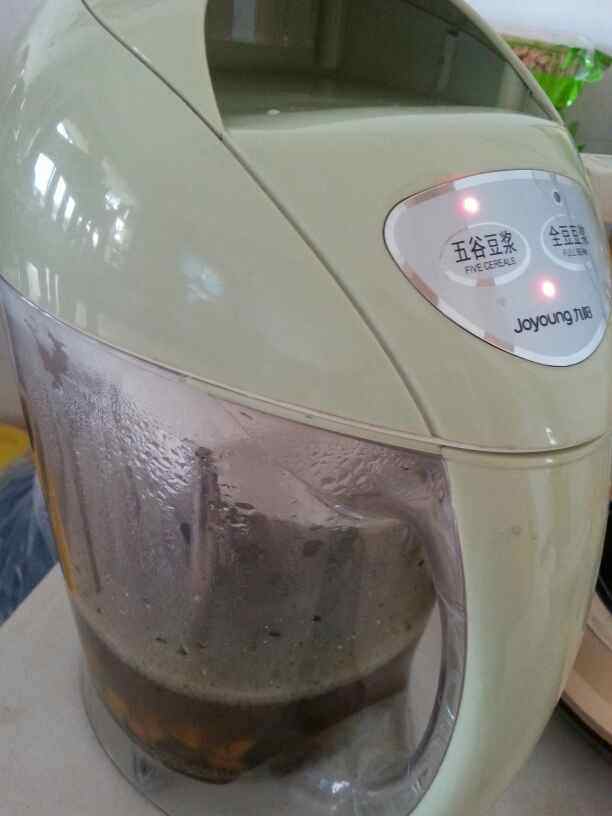 黑芝麻小米南瓜浆步骤5
