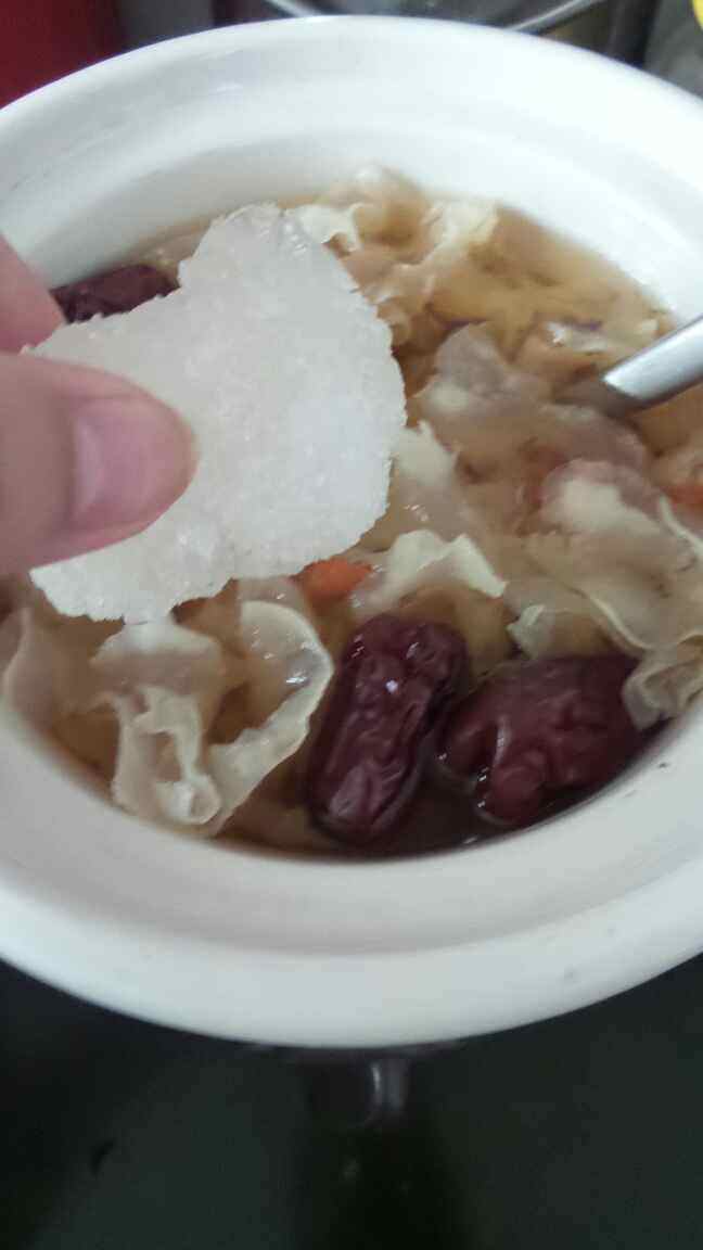 银耳莲子糖水步骤6