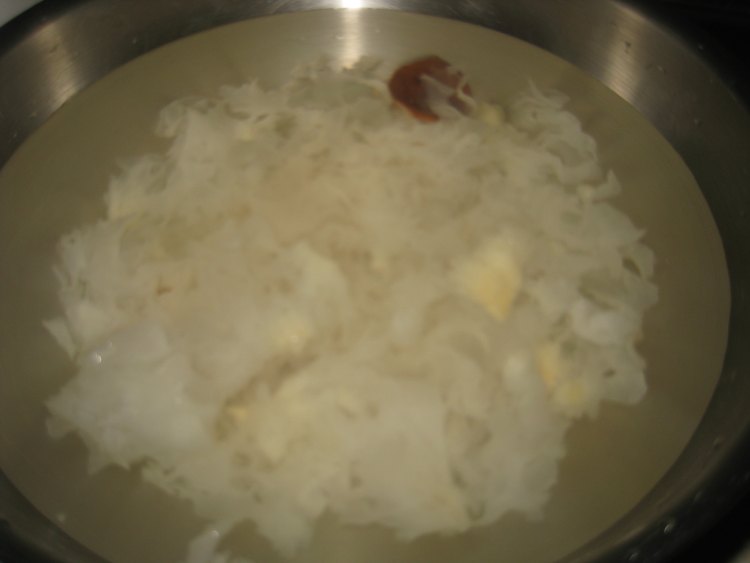 番薯雪耳糖水步骤1
