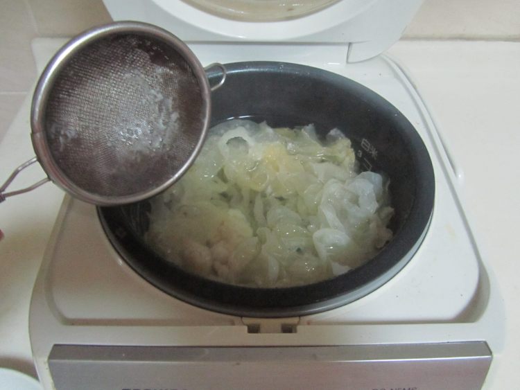 火龙果雪蛤银耳蜜羹步骤7