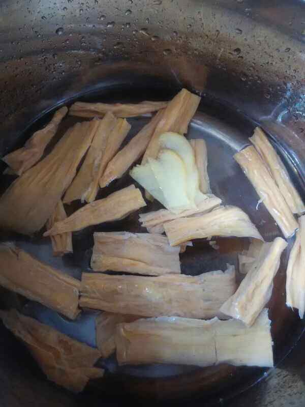 白果腐竹糖水步骤2