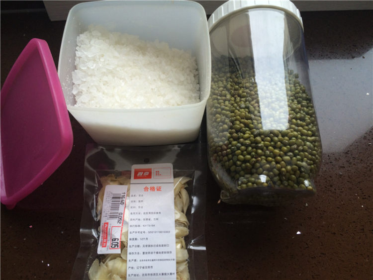 绿豆百合饮步骤1