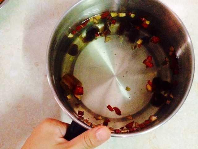 桂圆红糖水步骤3