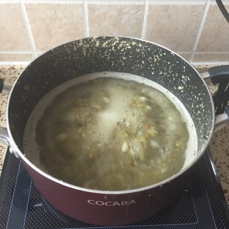 绿豆马蹄爽糖水步骤4