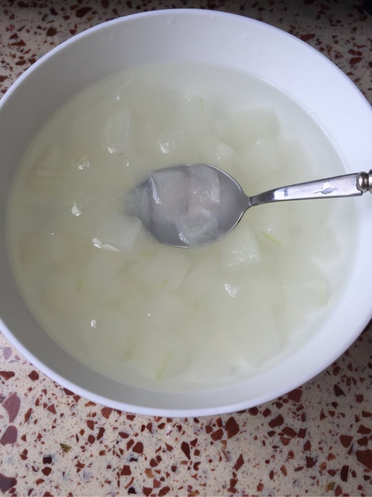冬瓜蜂蜜糖水步骤4