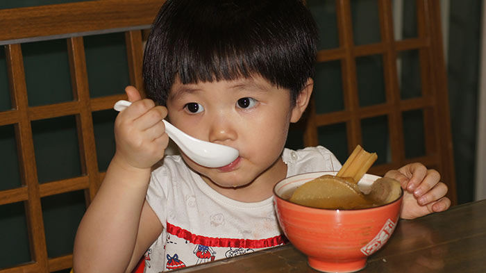 白茅根竹蔗葛根糖水步骤11