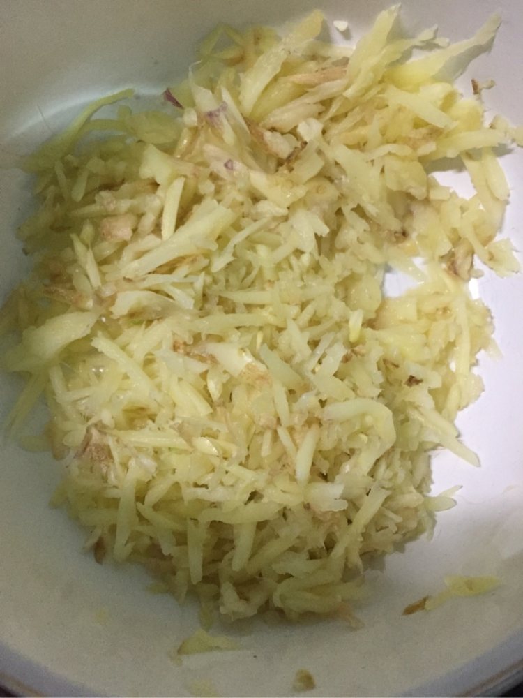 红糖玫瑰姜茶步骤1