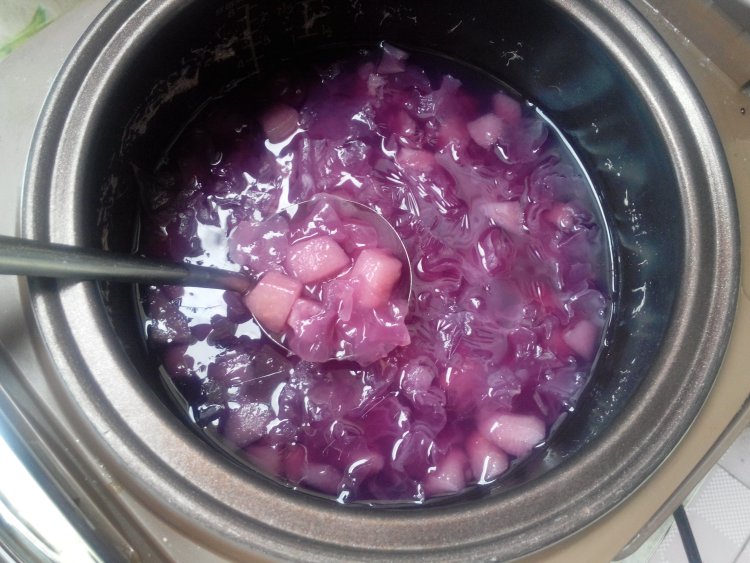 紫薯雪梨银耳汤步骤6