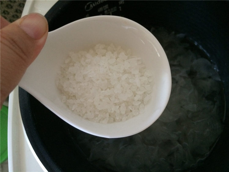 冰糖银耳红枣龟苓膏步骤4