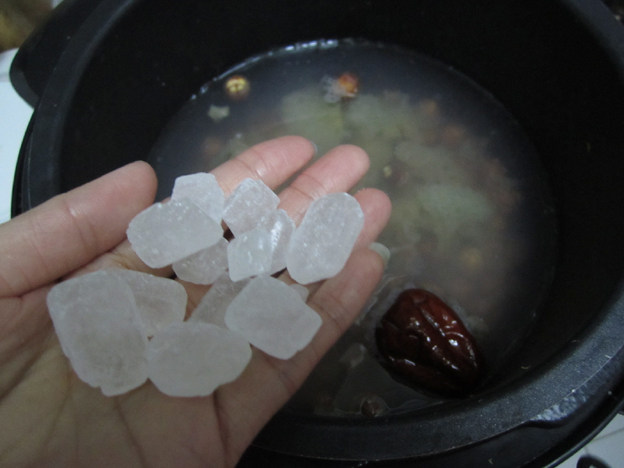 红莲银耳羹步骤6