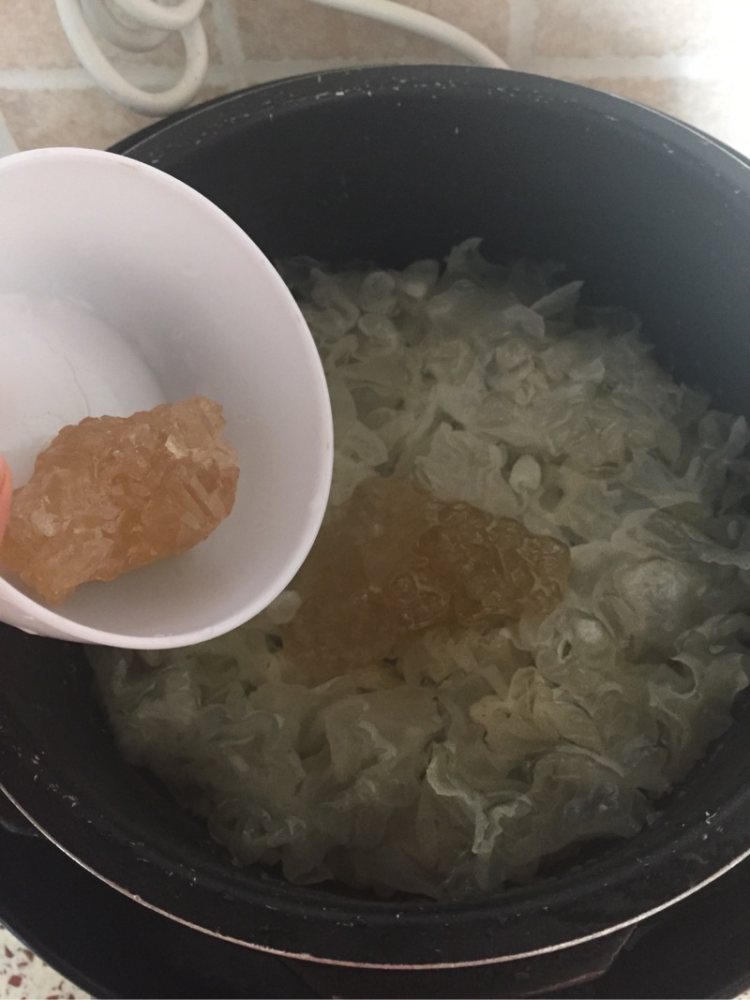 冰糖银耳羹步骤6