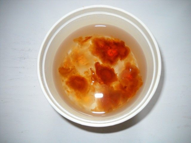 桃胶蔓越莓雪耳羹步骤2