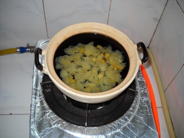 桃胶蔓越莓雪耳羹步骤4