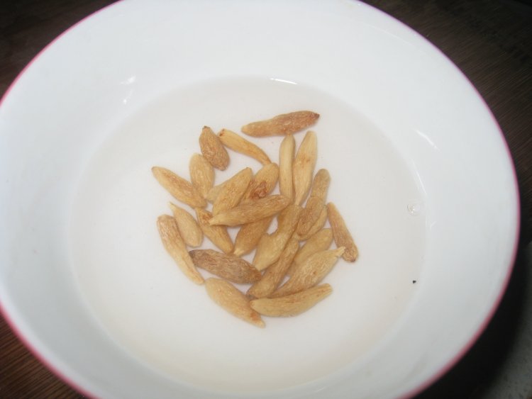 双花胡萝卜马蹄糖水步骤4
