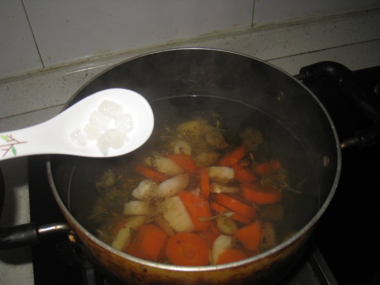 双花胡萝卜马蹄糖水步骤8