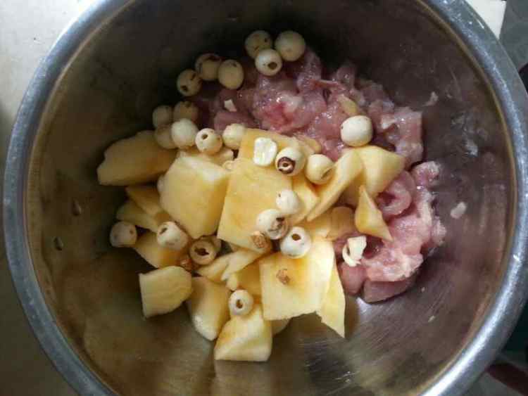 苹果瘦肉汤步骤3